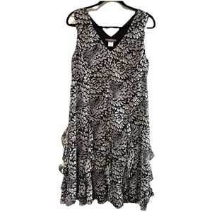 Pyramid Collection Women's L Sleeveless Flowy Dress Drop Waist V Neck Ruffle